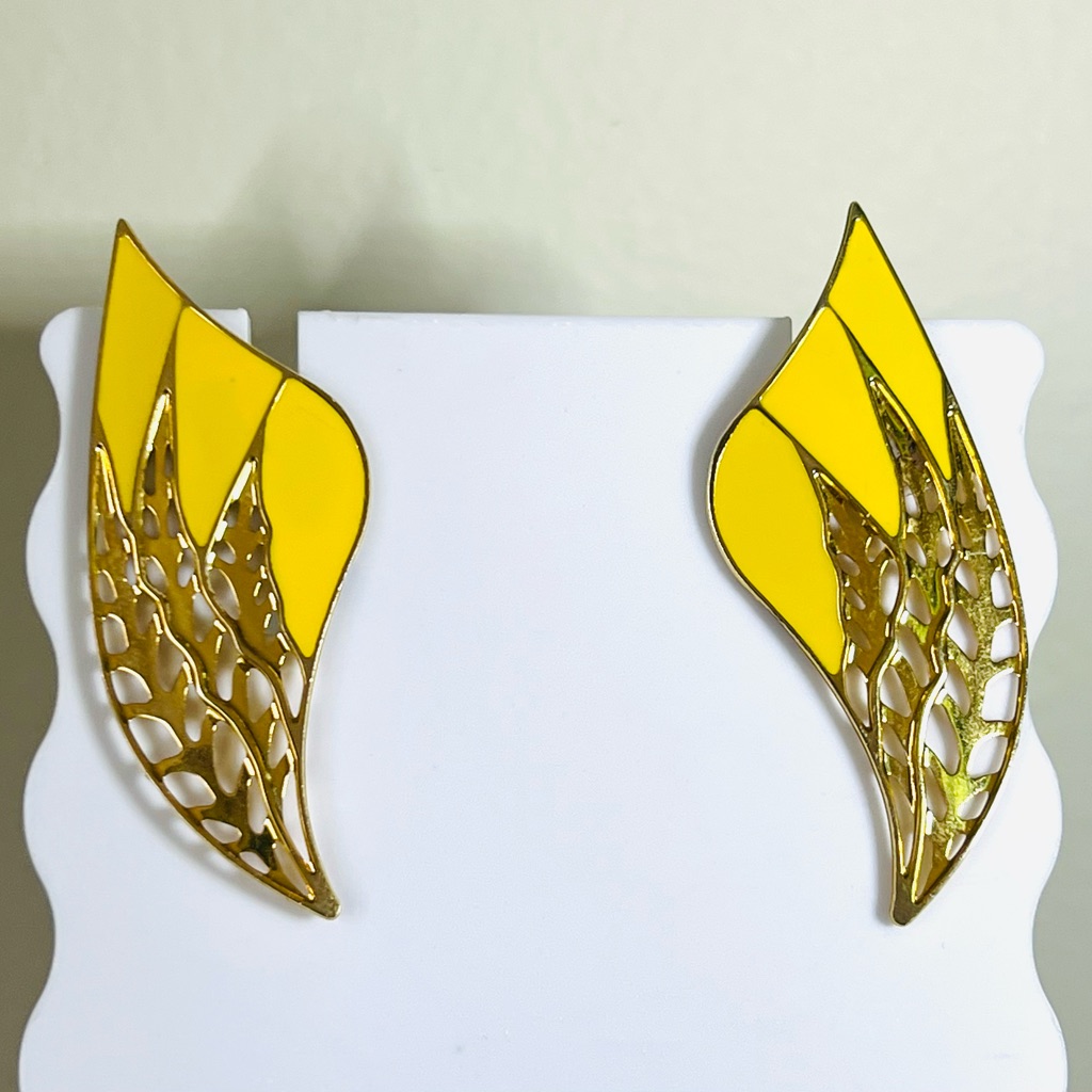 Vintage Berebi Yellow Earrings Pierced Euc
